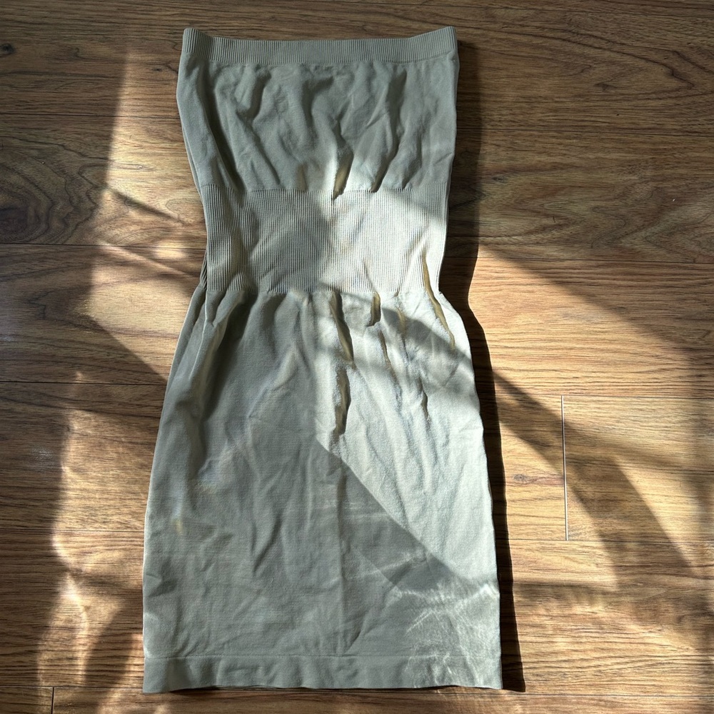 TAN FITTED SLIP DRESS - Picture 6 of 6